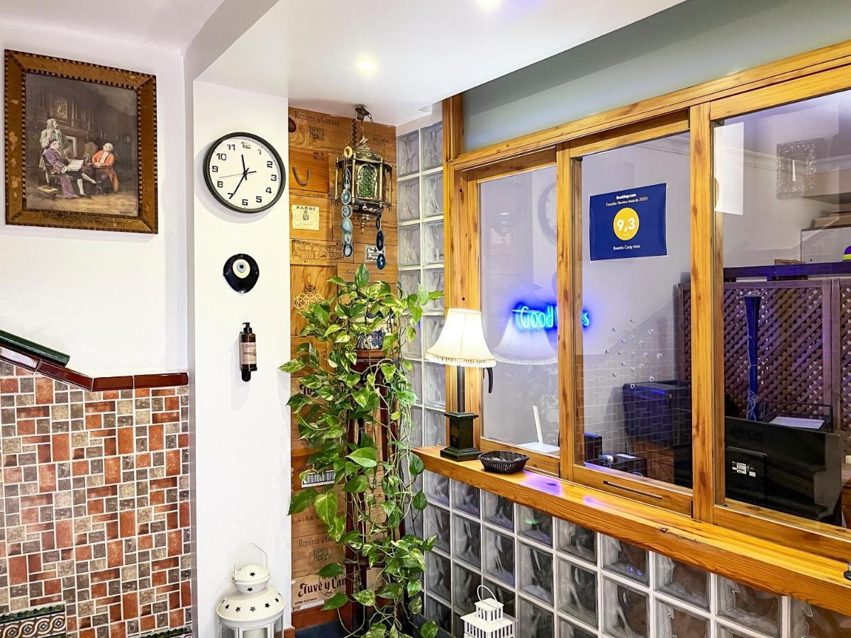 Beatriz Charming Hostal Торремолинос Экстерьер фото